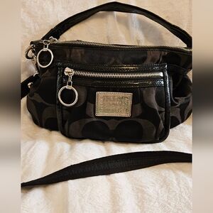 Coach Signature Poppy crossbody. Black Purple Canvas. NOT BEING MADE ANYMORE GUC